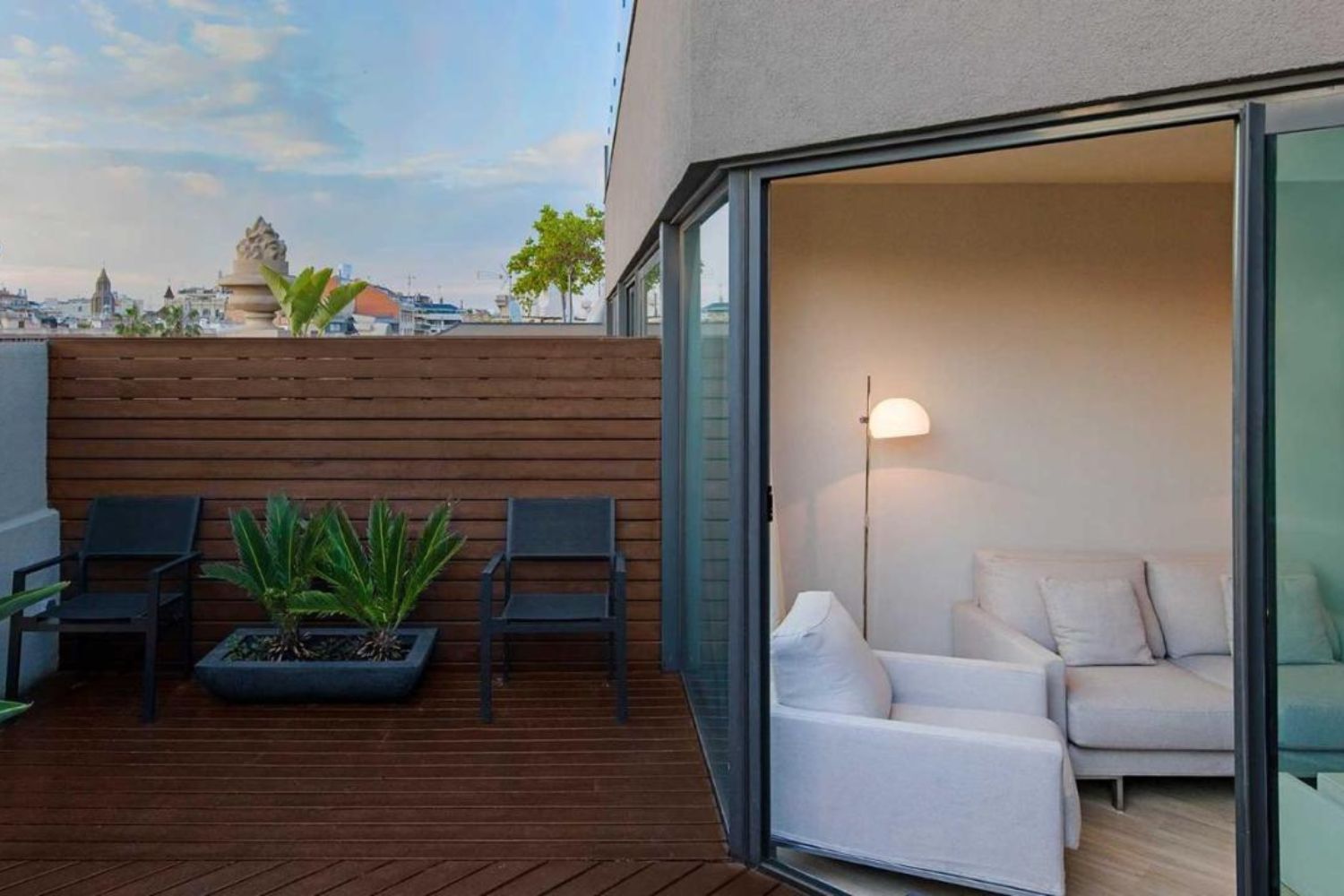 Cram Hotel (9) Kamer met een balkon met terras Cram Hotel in Spanje.