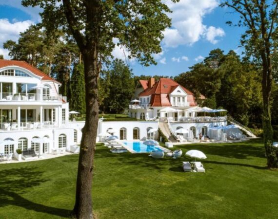Hotel met een privézwembad Villa Contessa in Duitsland.