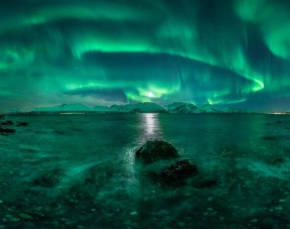 Manndalen Sjøbuer in Lapland Noorwegen Noorderlicht.