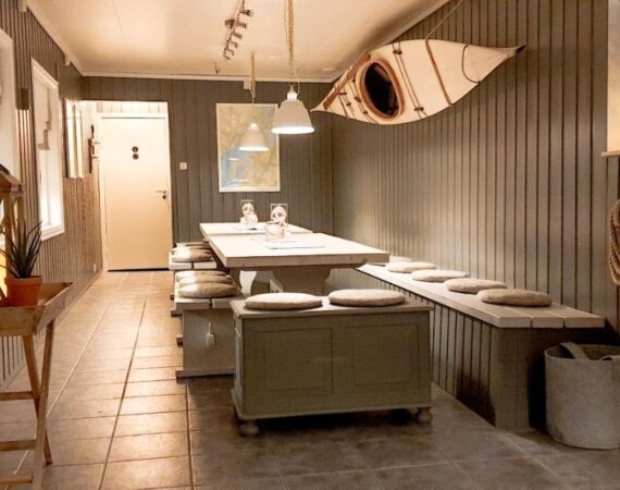 Norwegian Wild in Lapland Noorwegen eetkamer.
