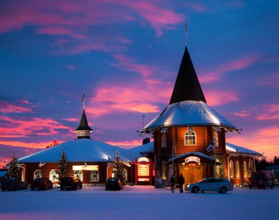 Santa Claus Holiday Village in Lapland Finland kersthotel.