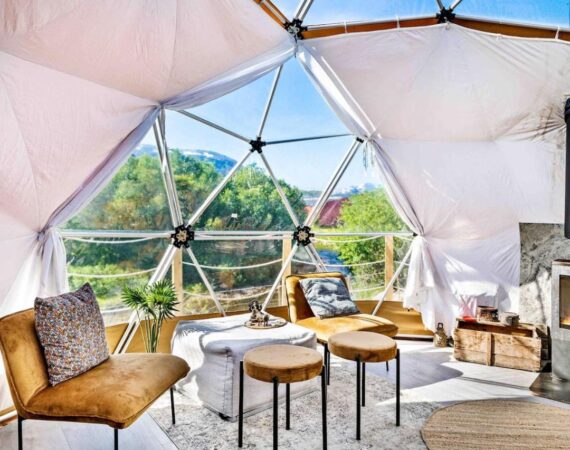Storjord Farmstay Glamping Lapland Noorwegen tent met kachel