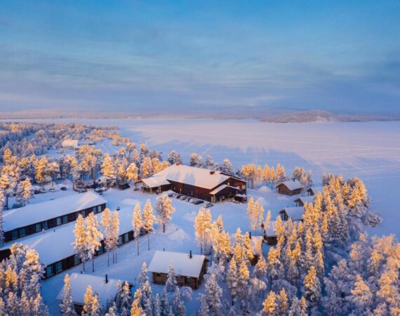 Wilderness Hotel Inari & Igloos in Finland Lapland accomodatie in de sneeuw.