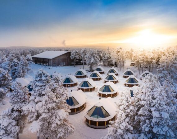 Wilderness Hotel Inari & Igloos in Finland Lapland aurora huisjes.