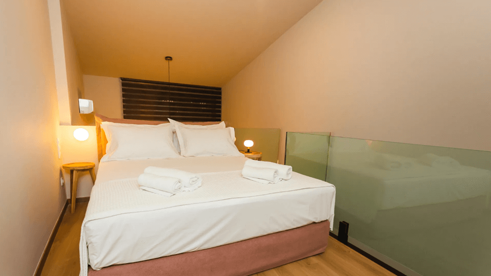 Amoessa Boutique Slaapkamer met 1 tweepersoonsbed Amoessa Boutique in Griekenland slaapkamer met een tweepersoonsbed.