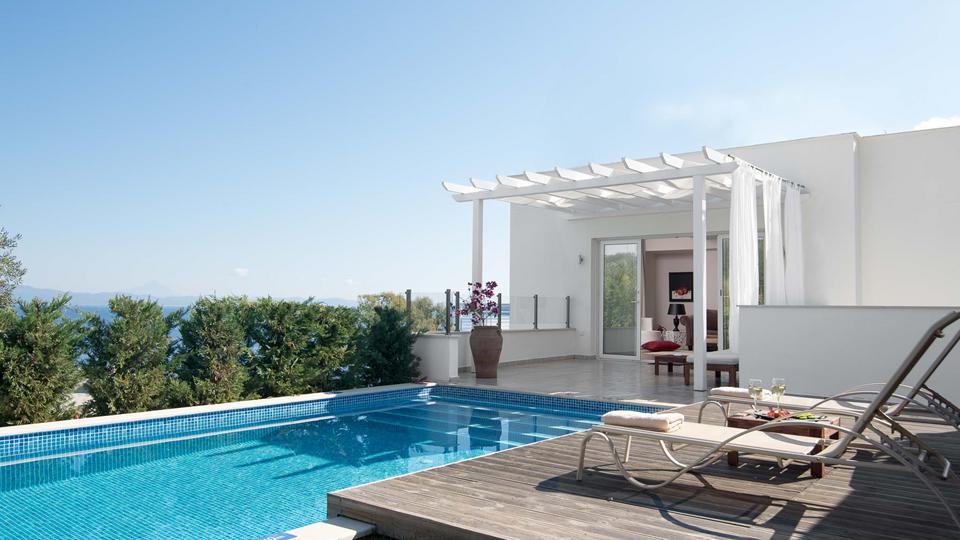 Kappa Luxury Villas & Suites Griekenland villa met privezwembad Kappa Luxury Villas & Suites in Griekenland villa met een privézwembad.