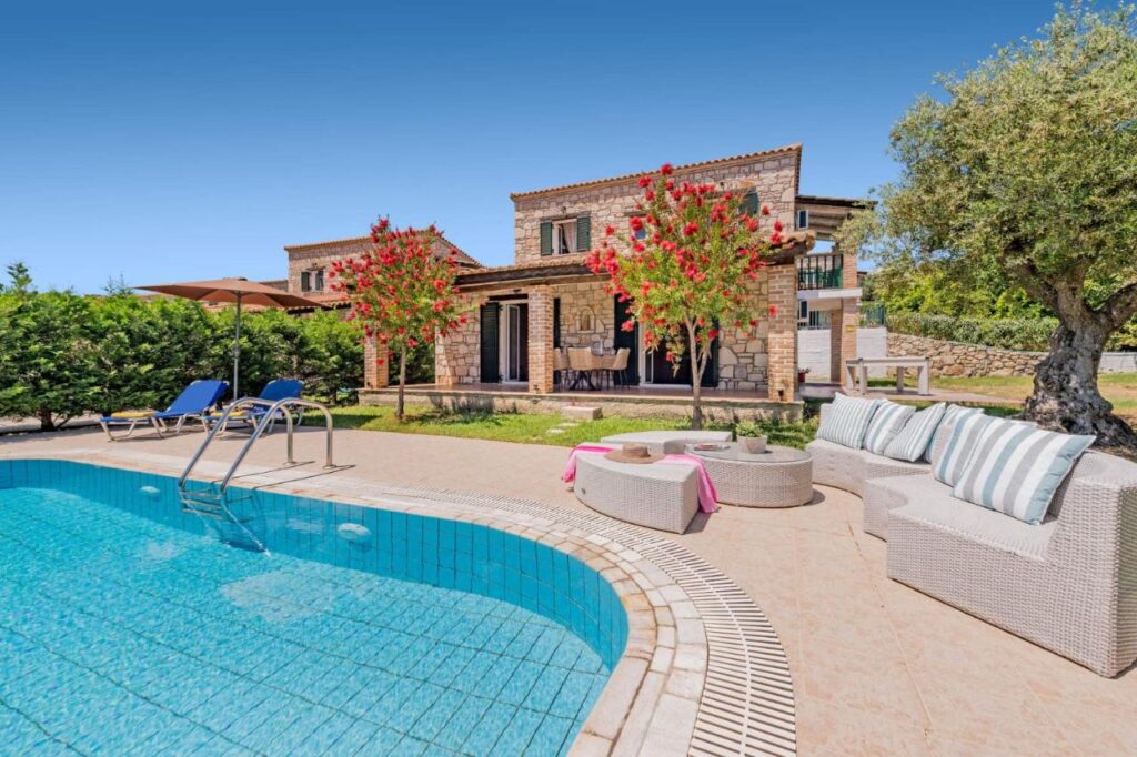 Rizolia Villas in Griekenland villa met een privézwembad.