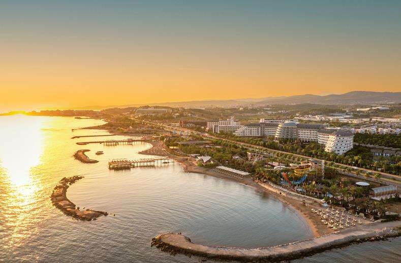 Long Beach Alanya 2 Accommodatie met een waterpark aan het water Long Beach Alanya in Turkije.