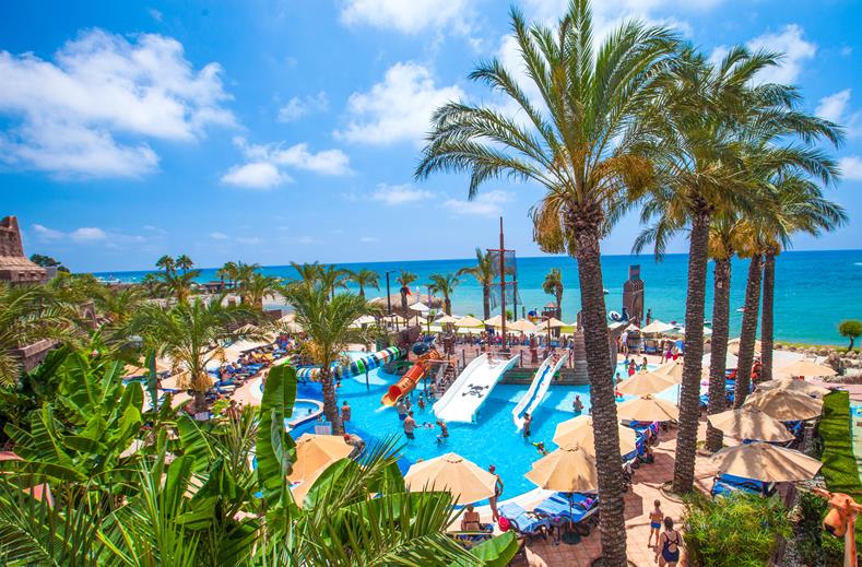 Long Beach Alanya 7 Waterpark aan het water met verschillende glijbanen Long Beach Alanya in Turkije.