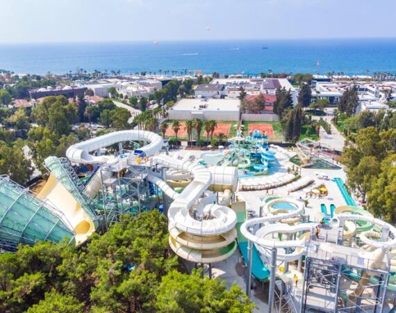Accommodatie met een waterpark en tennisbanen Paloma Orenda in Turkije.