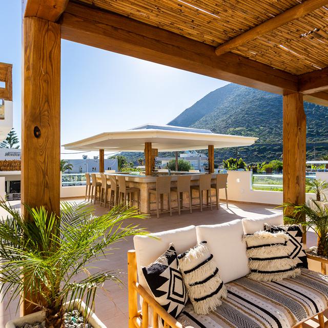 Nostos Beach Boutique Hotel - foto 2 Nostos Beach Boutique Hotel - strandbar cabana Kreta